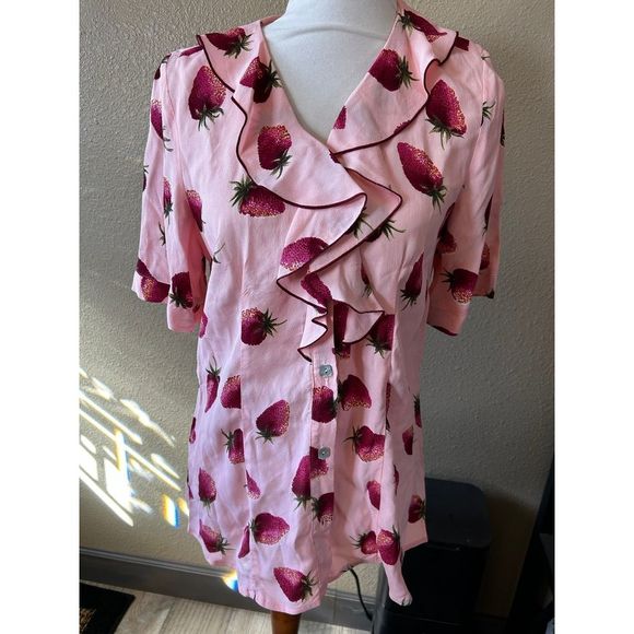 Tops - New Loco Linda vintage inspired shirt.